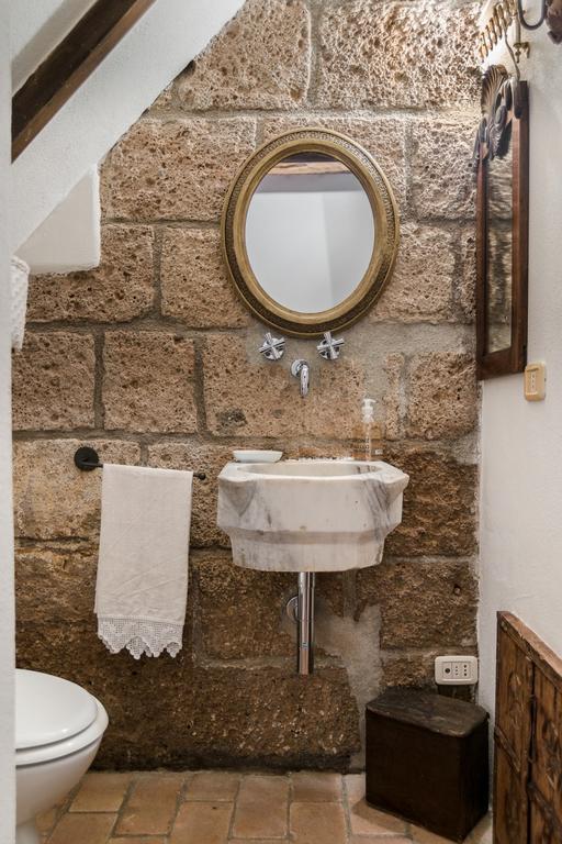 Poggioba Bed and Breakfast Sovana Exteriör bild