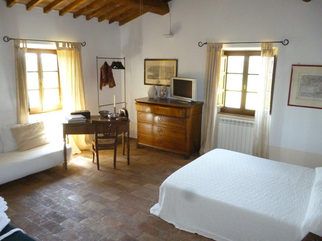 Poggioba Bed and Breakfast Sovana Exteriör bild