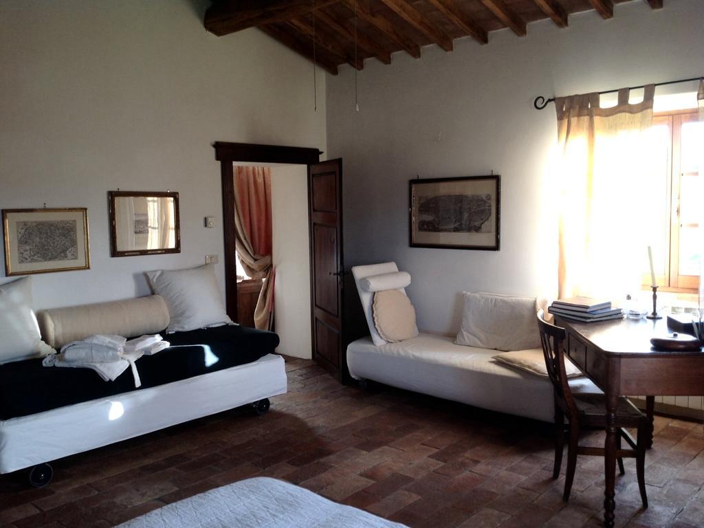 Poggioba Bed and Breakfast Sovana Exteriör bild